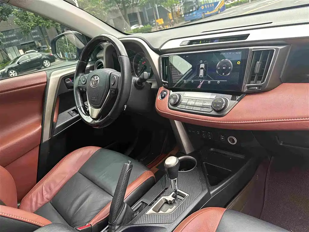 Toyota RAV4 — миниатюра 20