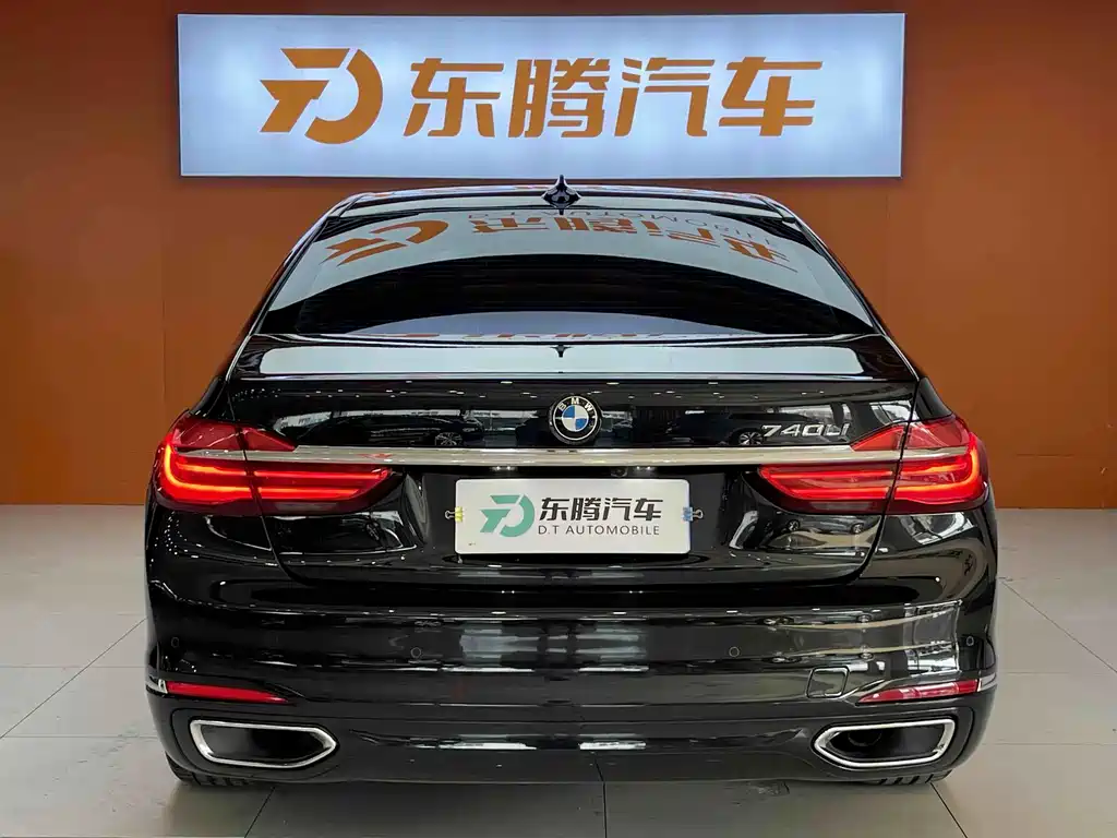 BMW 7 Series — миниатюра 6