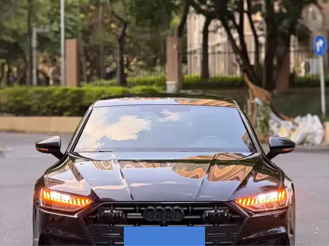 Audi A7L