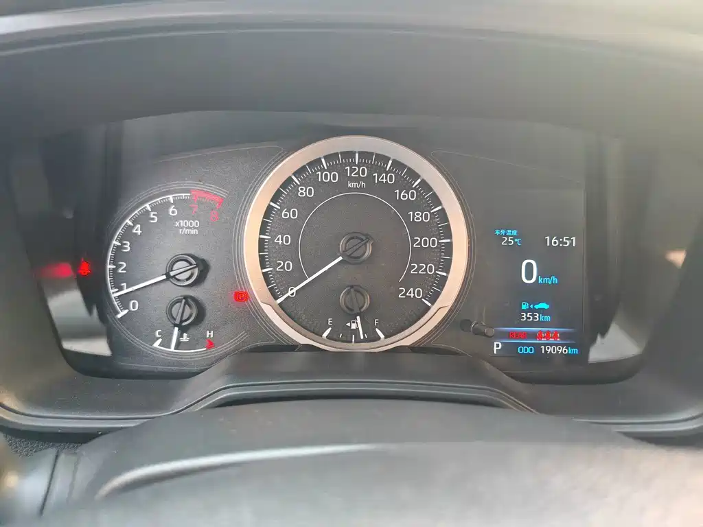 Toyota Frontlander — миниатюра 6