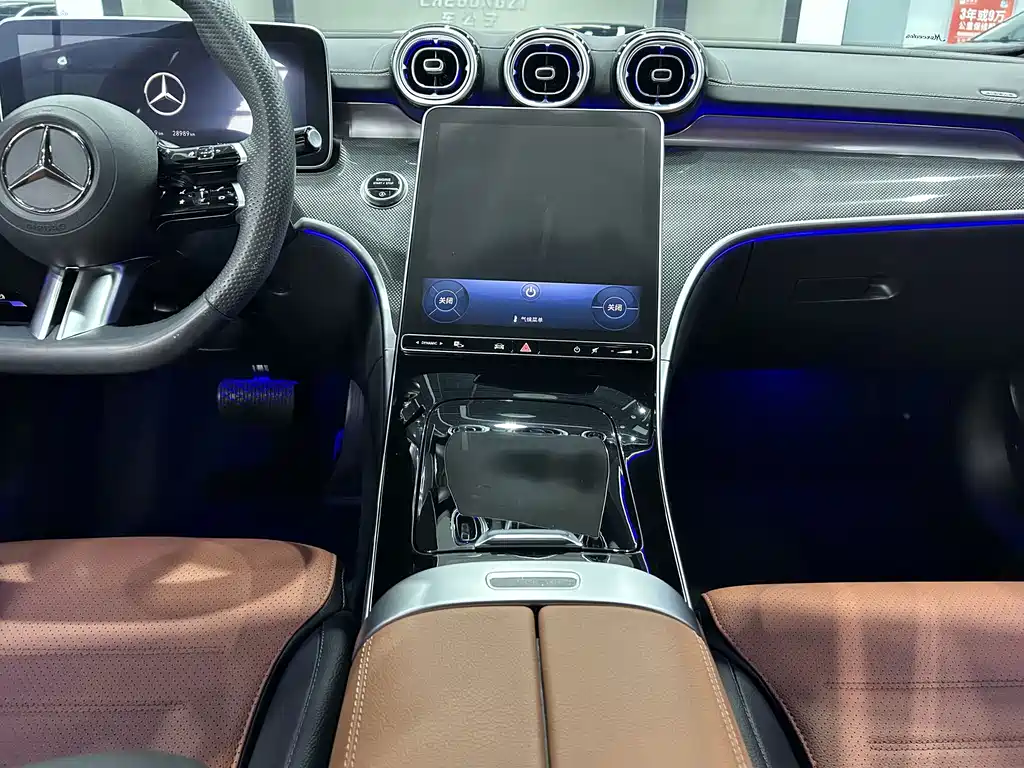 Mercedes-Benz C-Class — миниатюра 13