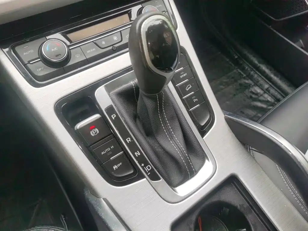 Geely Boyue — миниатюра 10