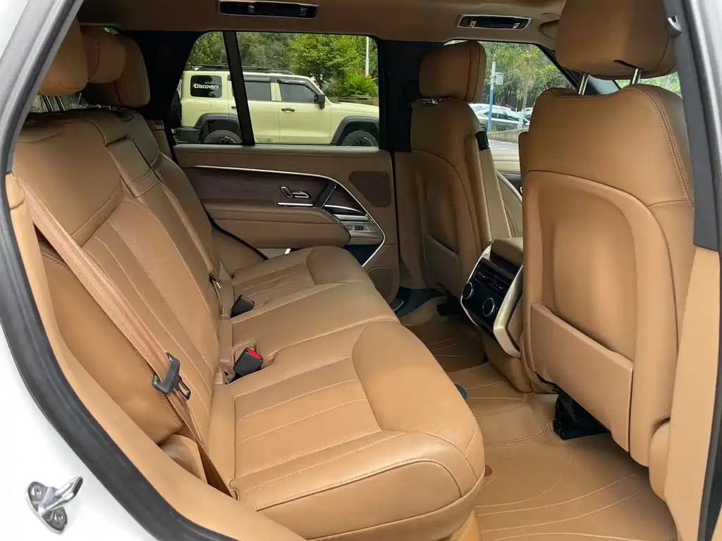 Land Rover Range Rover — миниатюра 8