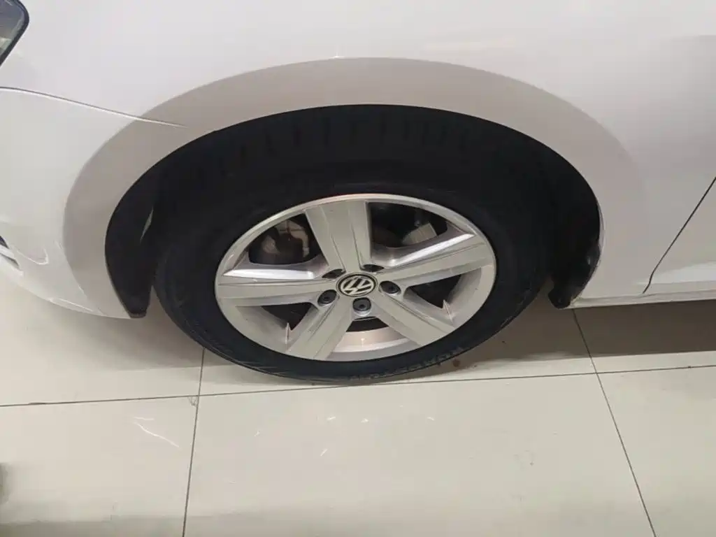 Volkswagen Golf — миниатюра 23