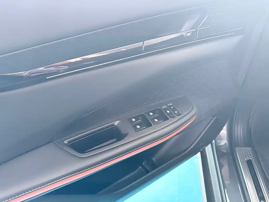 Changan UNI-V — миниатюра 9