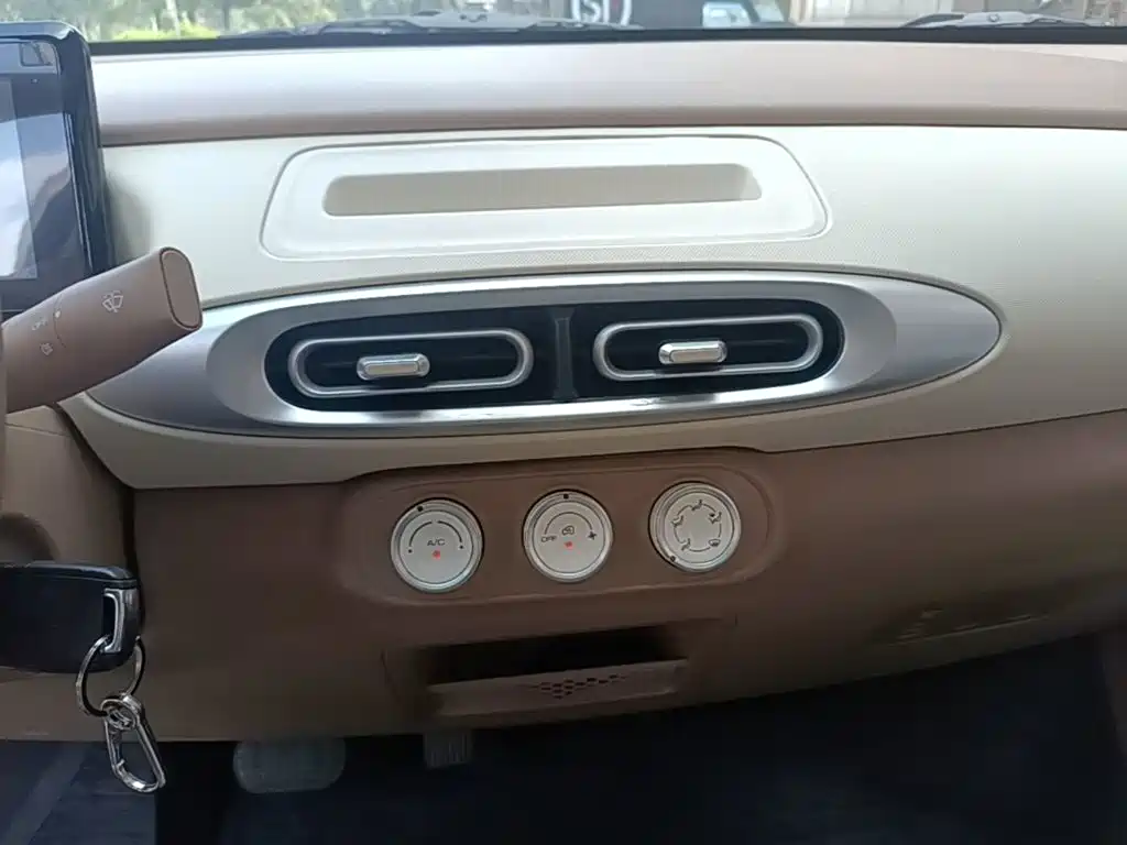 Wuling MINIEV — миниатюра 13