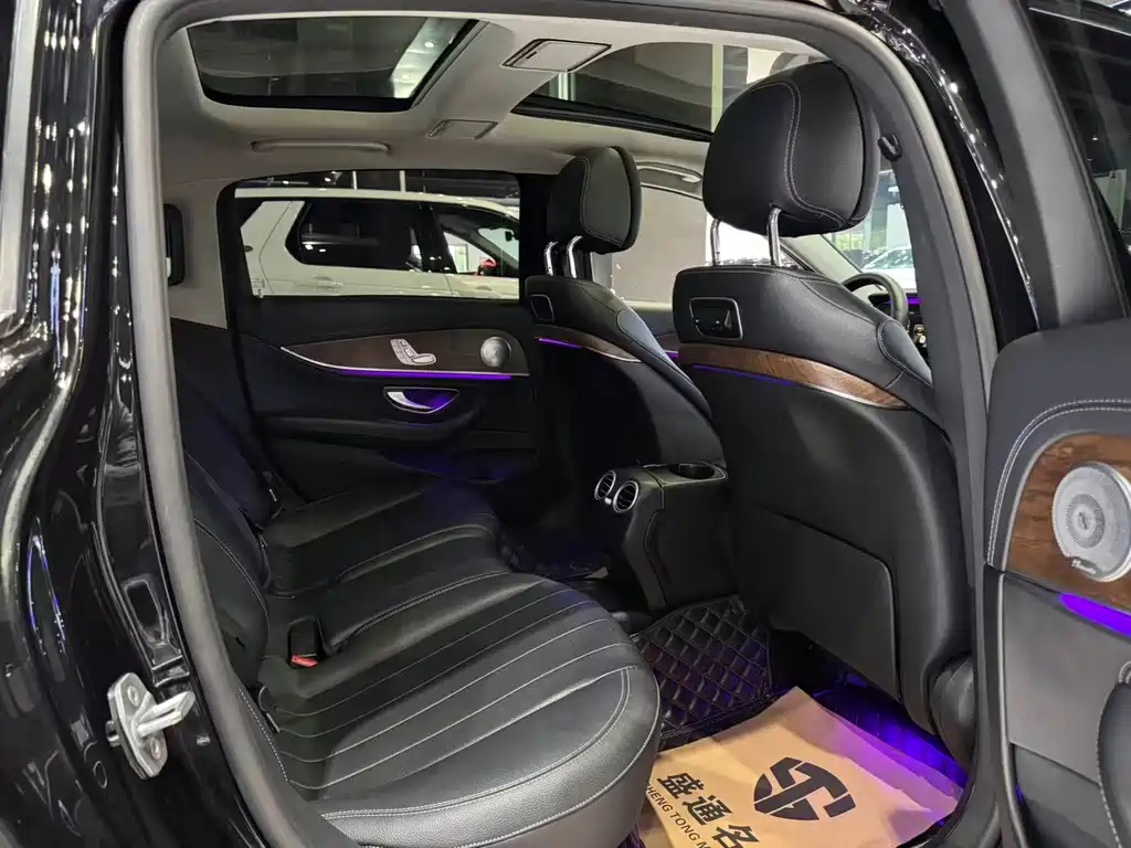 Mercedes-Benz E-Class — миниатюра 13