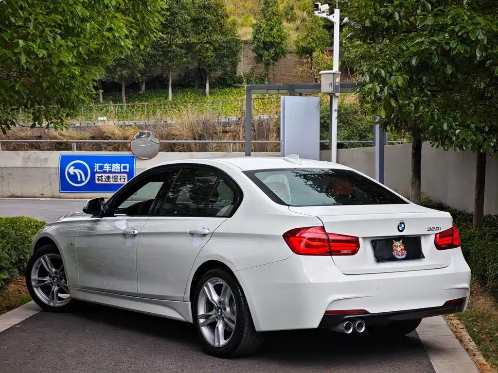 BMW 3 Series — миниатюра 6
