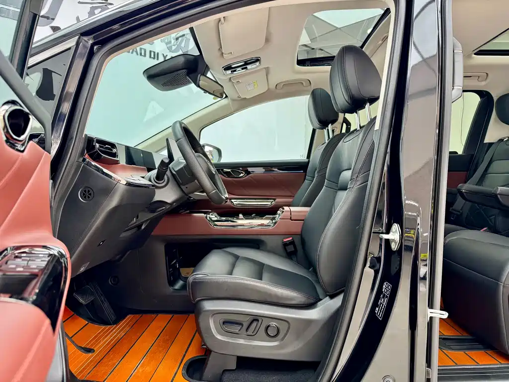 GAC Motor Trumpchi E8 PHEV — миниатюра 6