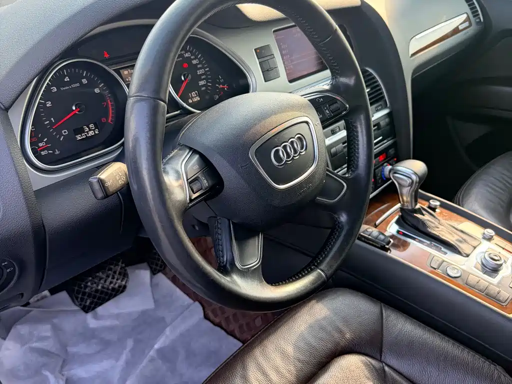 Audi Q7 — миниатюра 9