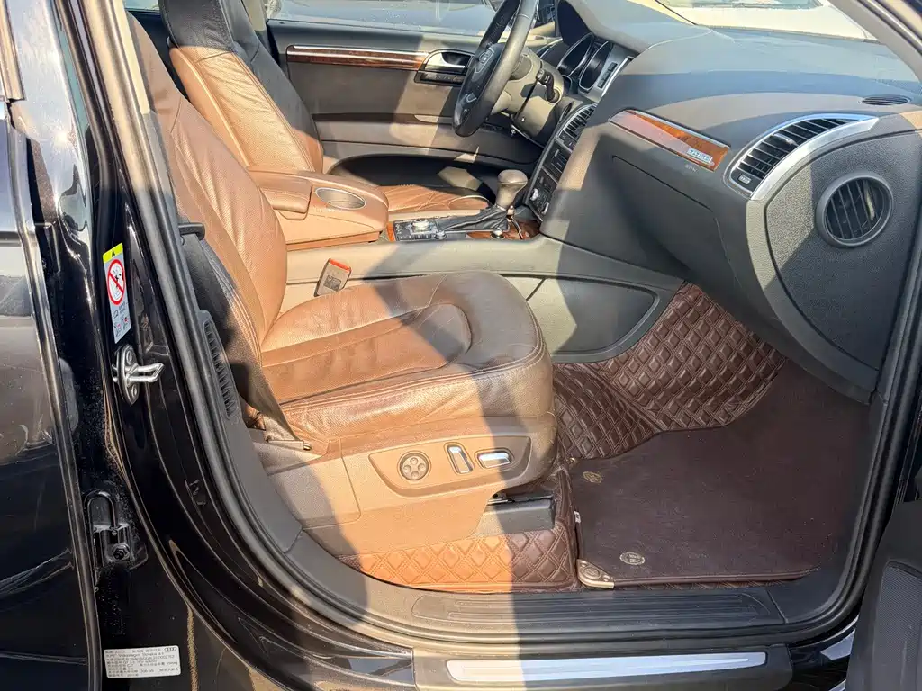 Audi Q7 — миниатюра 14