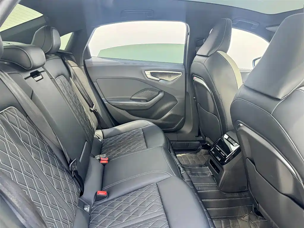 Audi A5L 2026 2.0T Sport quattro