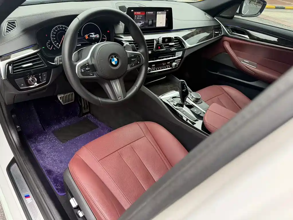 BMW 5 Series — миниатюра 9