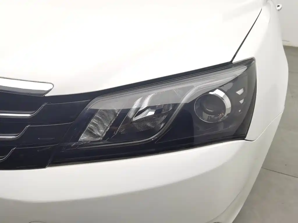 Geely Emgrand — миниатюра 7