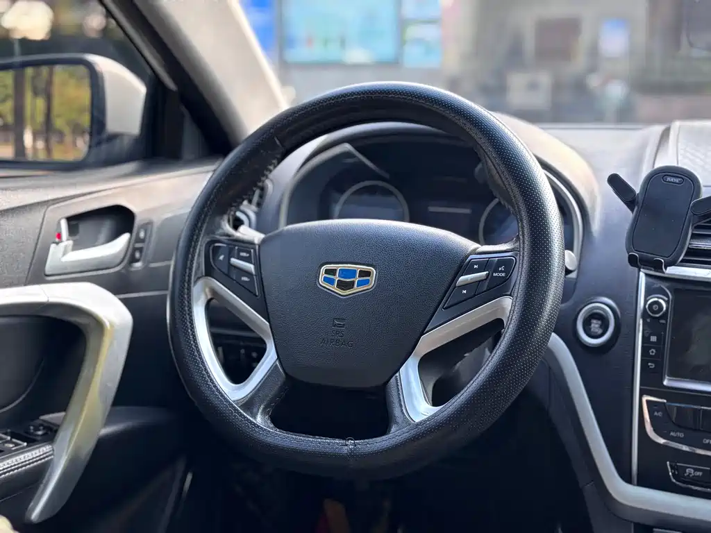 Geely Emgrand — миниатюра 15