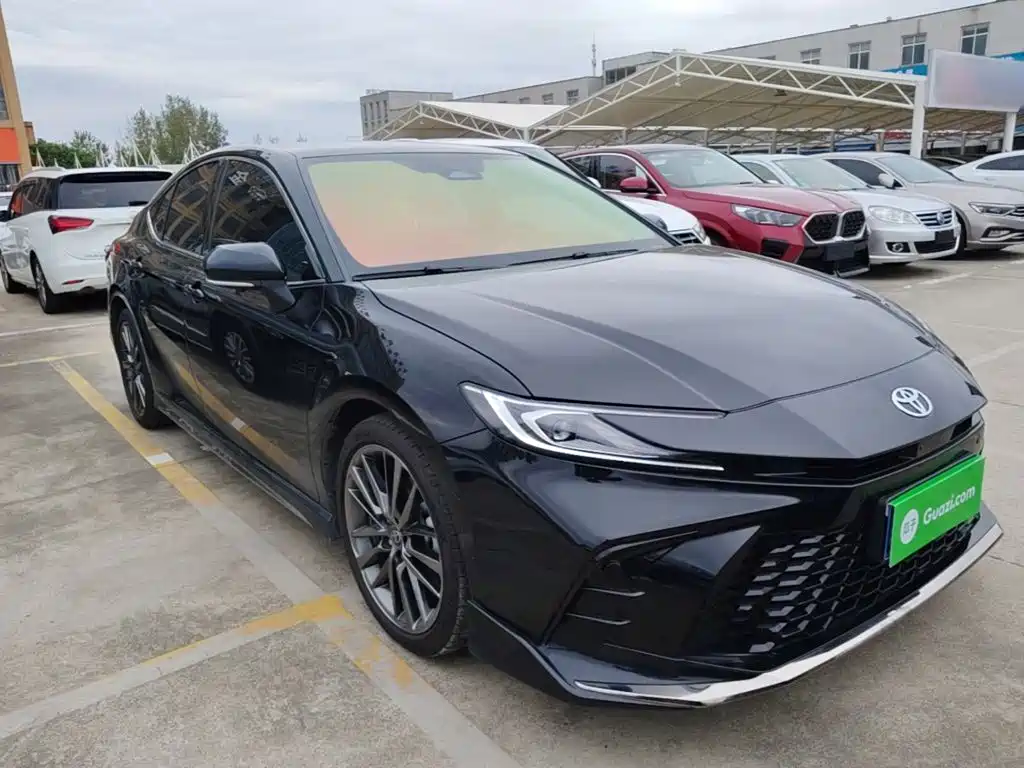 Toyota Camry — миниатюра 4