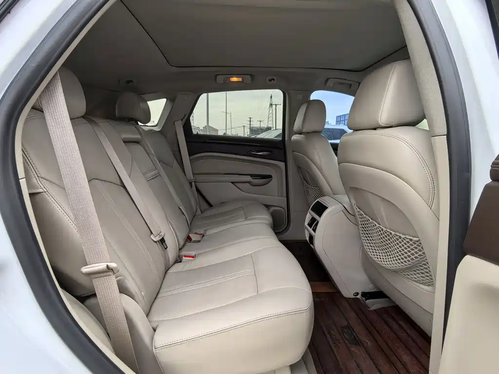 Cadillac SRX — миниатюра 10