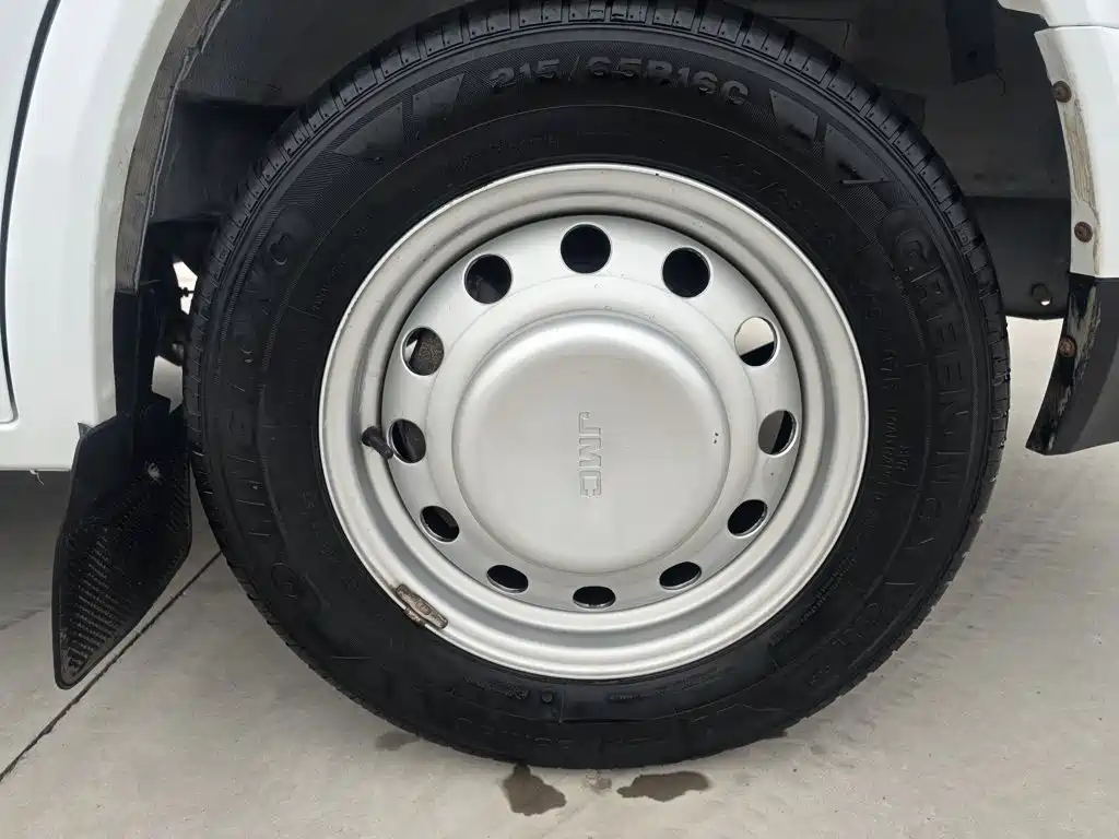 JMC Tesla — миниатюра 17