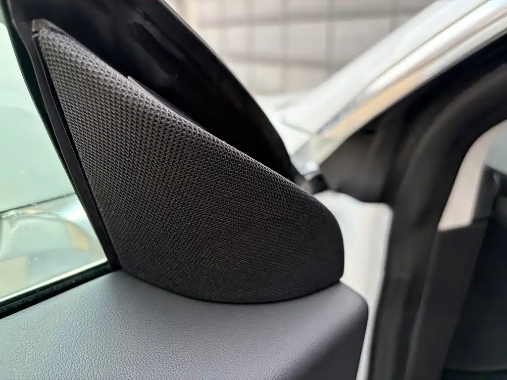 Tesla Model 3 — миниатюра 41