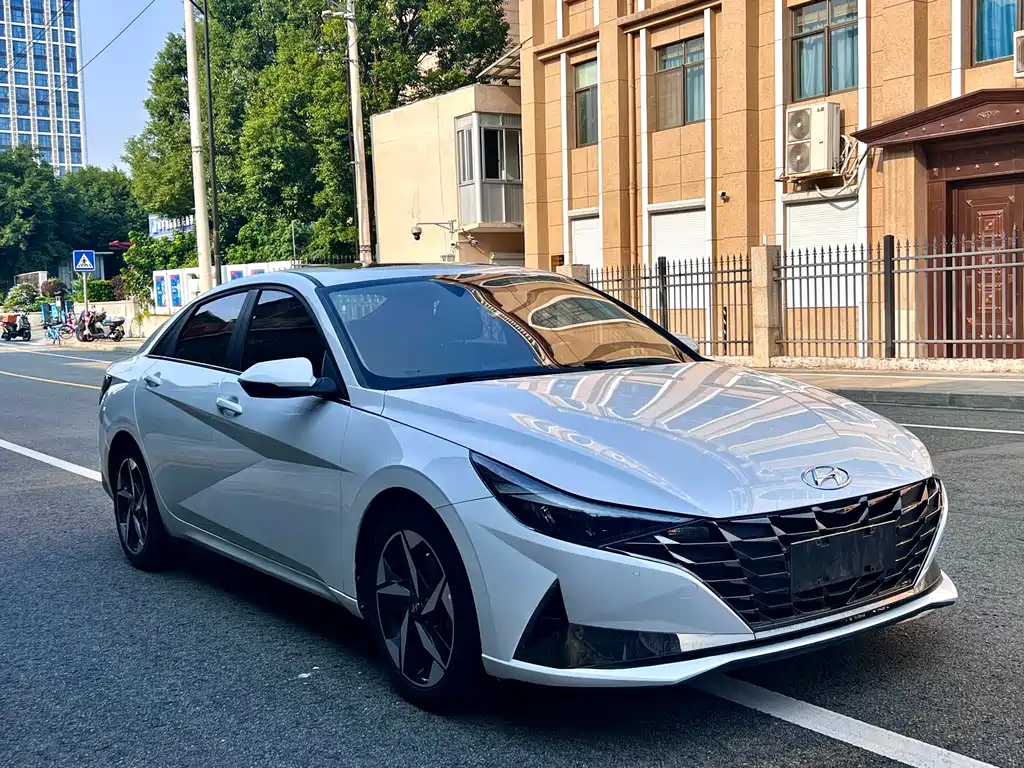 Hyundai Elantra — миниатюра 2