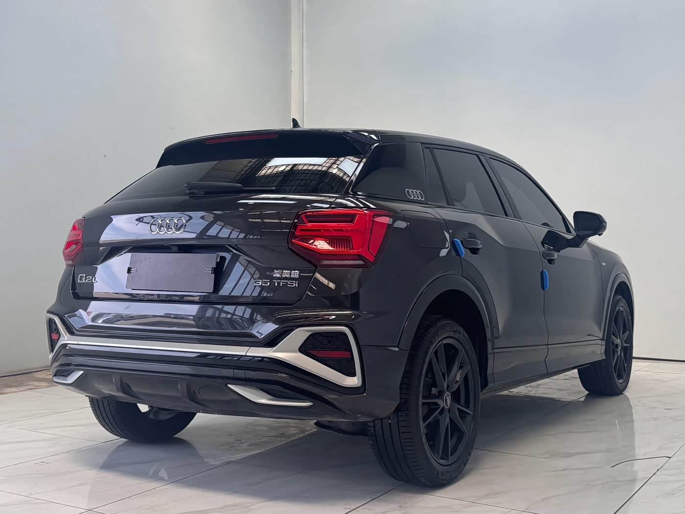 Audi Q3 1.4 л 2023 г. Чёрный, пробег 12500 км