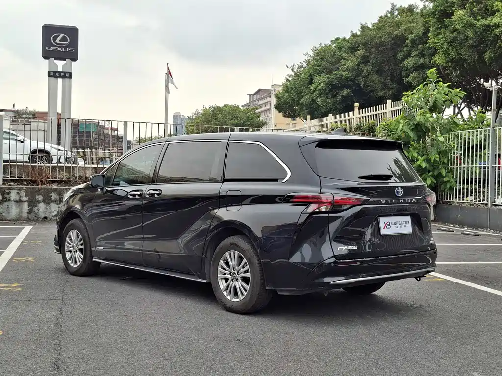 Toyota Sienna 2021 2.5L Luxury