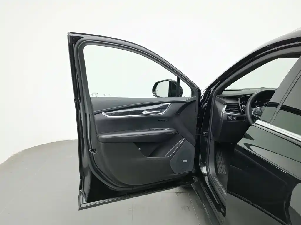 Cadillac XT5 — миниатюра 8