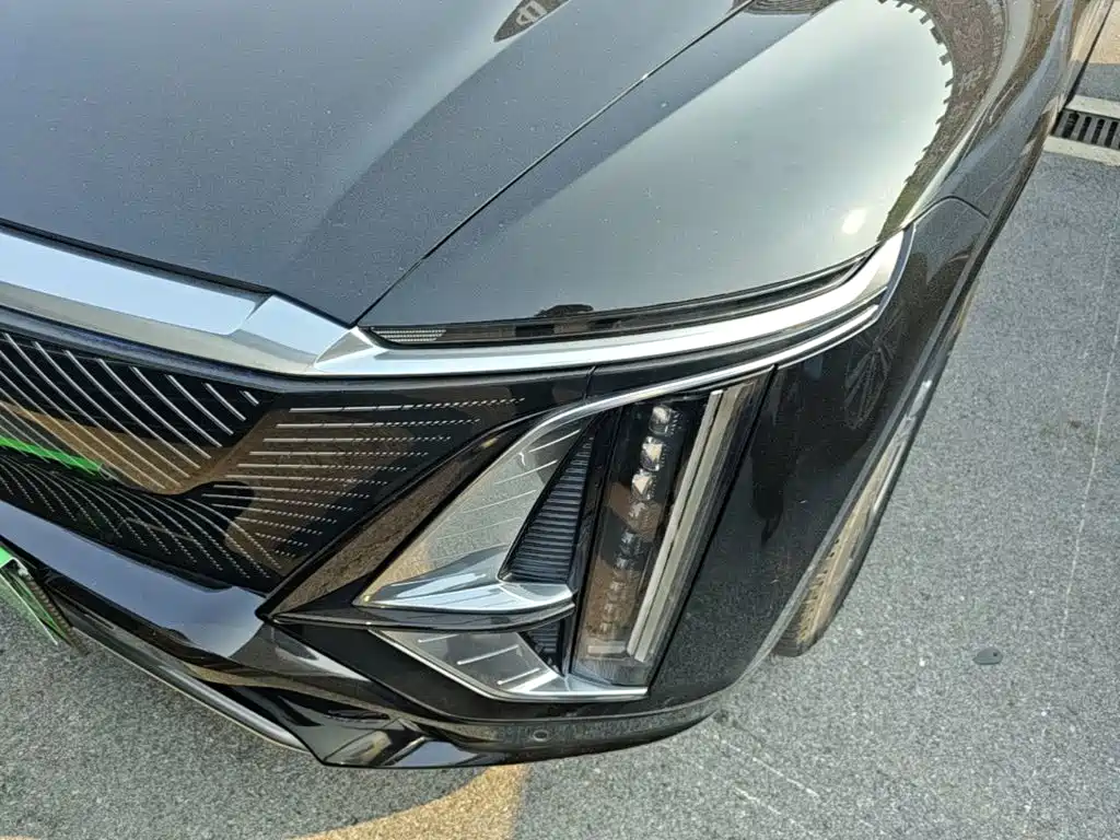 Cadillac Lyriq — миниатюра 24