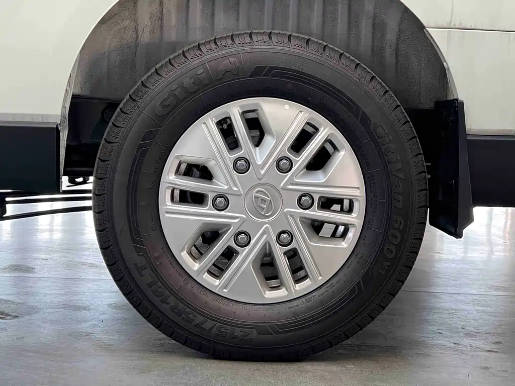 MAXUS V70 — миниатюра 14