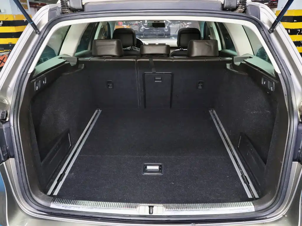 Volkswagen Magotan (Import) Touring Edition 2.0TSI Comfort Type, фото 6