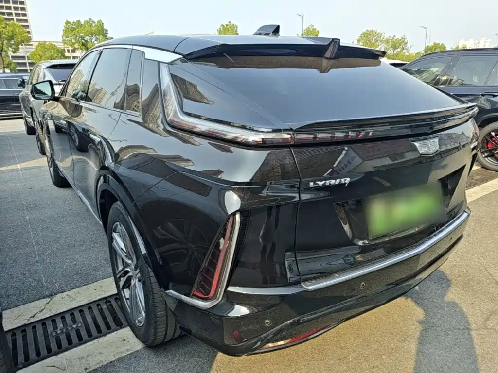 Cadillac Lyriq — миниатюра 5