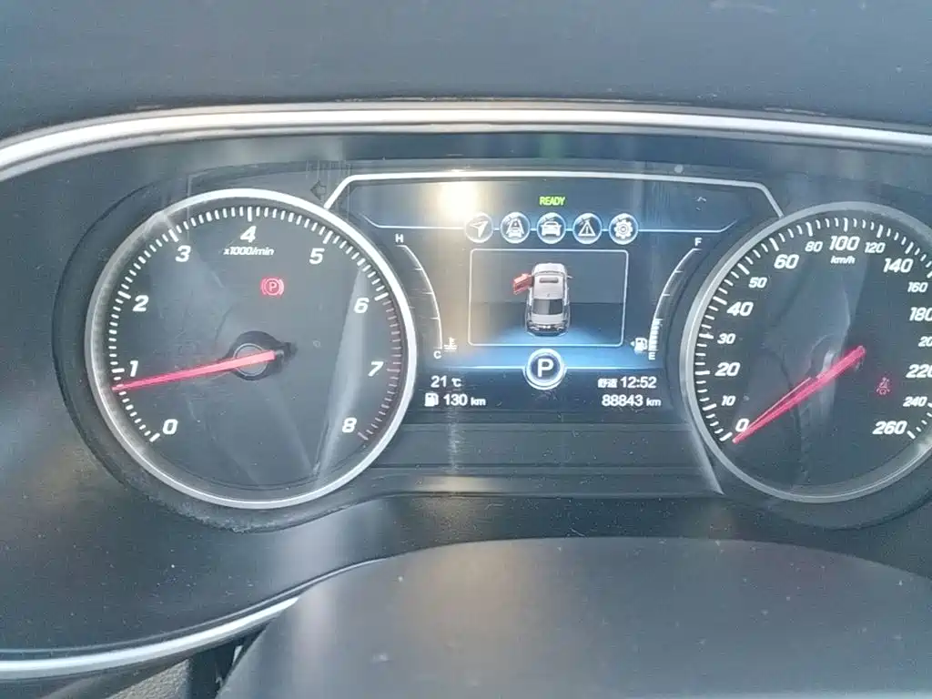 Hongqi Hongqi H5 — миниатюра 12