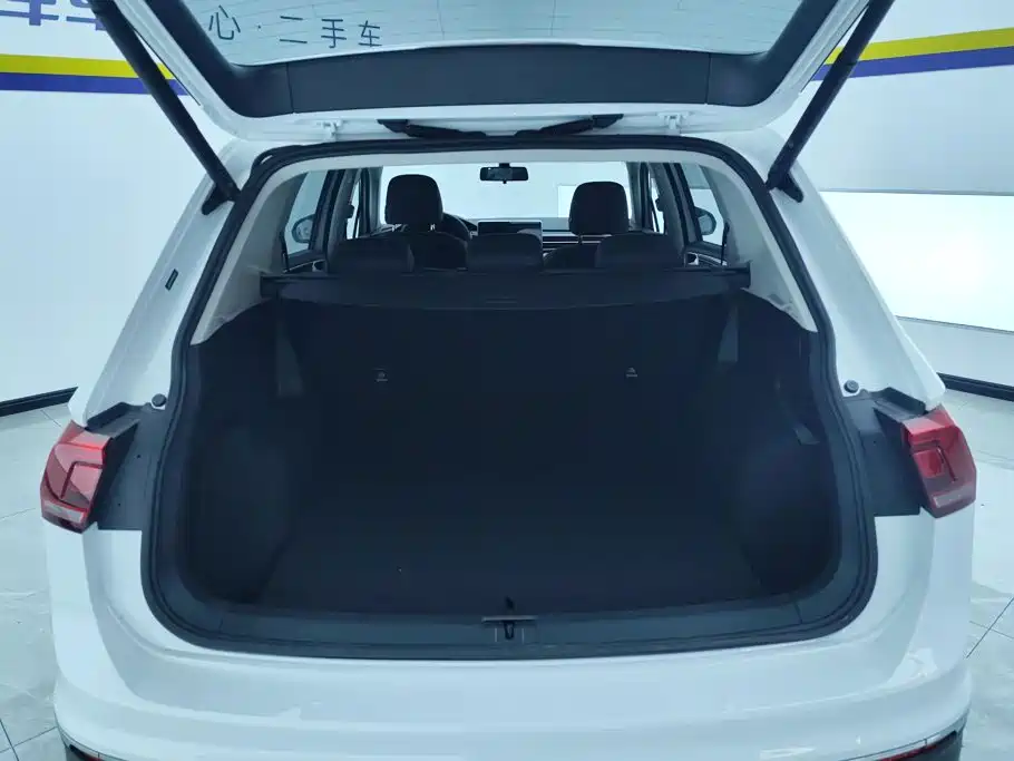 Volkswagen Tiguan L — миниатюра 4