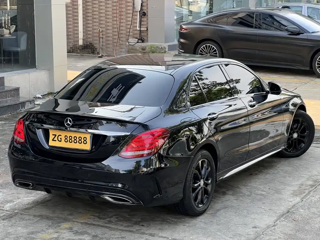 Mercedes-Benz C-Class — миниатюра 4