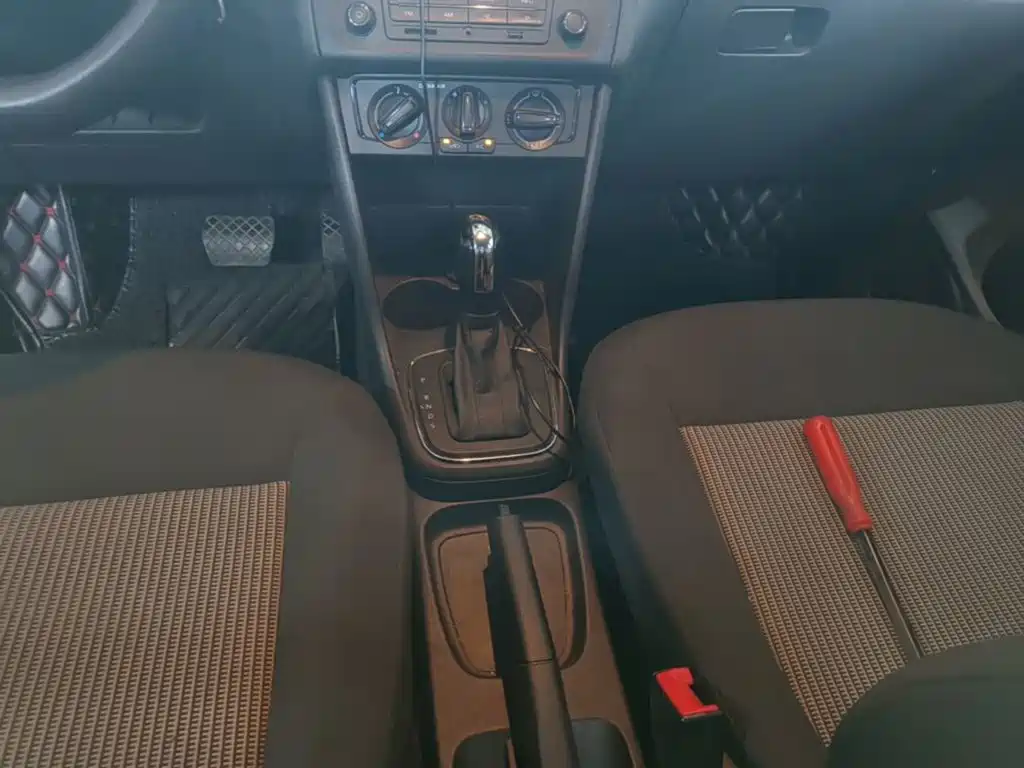 Volkswagen Polo — миниатюра 14
