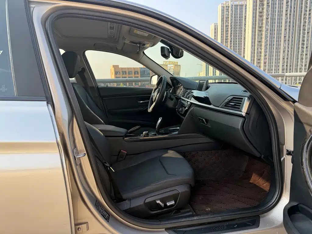 BMW 3 Series — миниатюра 11