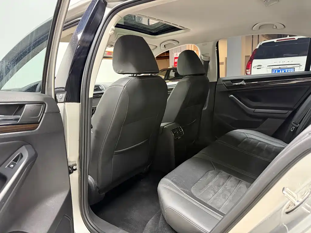 Volkswagen Sagitar — миниатюра 8