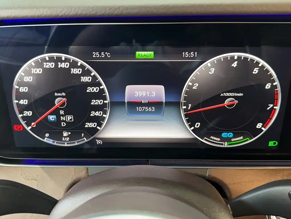 Mercedes-Benz E-Class — миниатюра 10