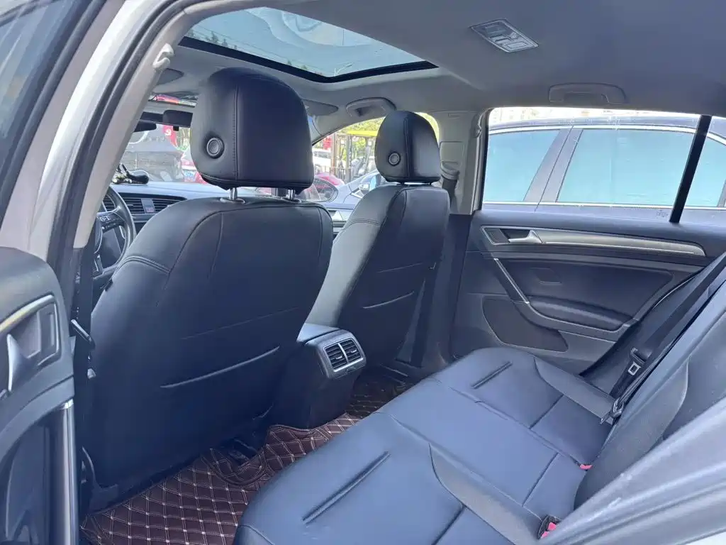 Volkswagen Golf — миниатюра 7