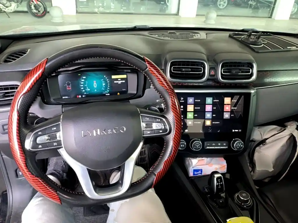Lynk & Co 03 — миниатюра 10
