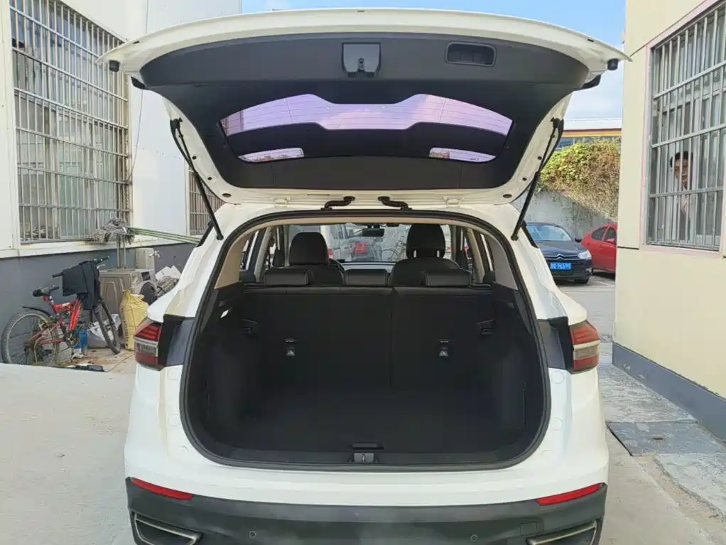 Geely Binyue — миниатюра 19