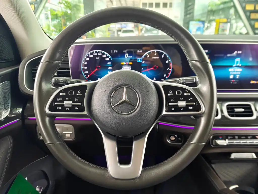 Mercedes-Benz GLE (Import) — миниатюра 12