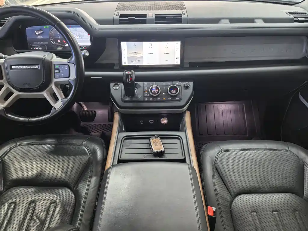 Land Rover Defender — миниатюра 4