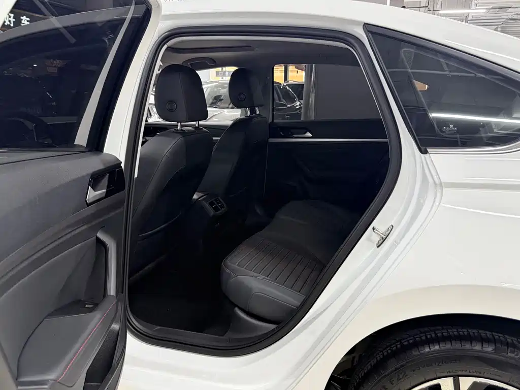 Volkswagen Lavida — миниатюра 10