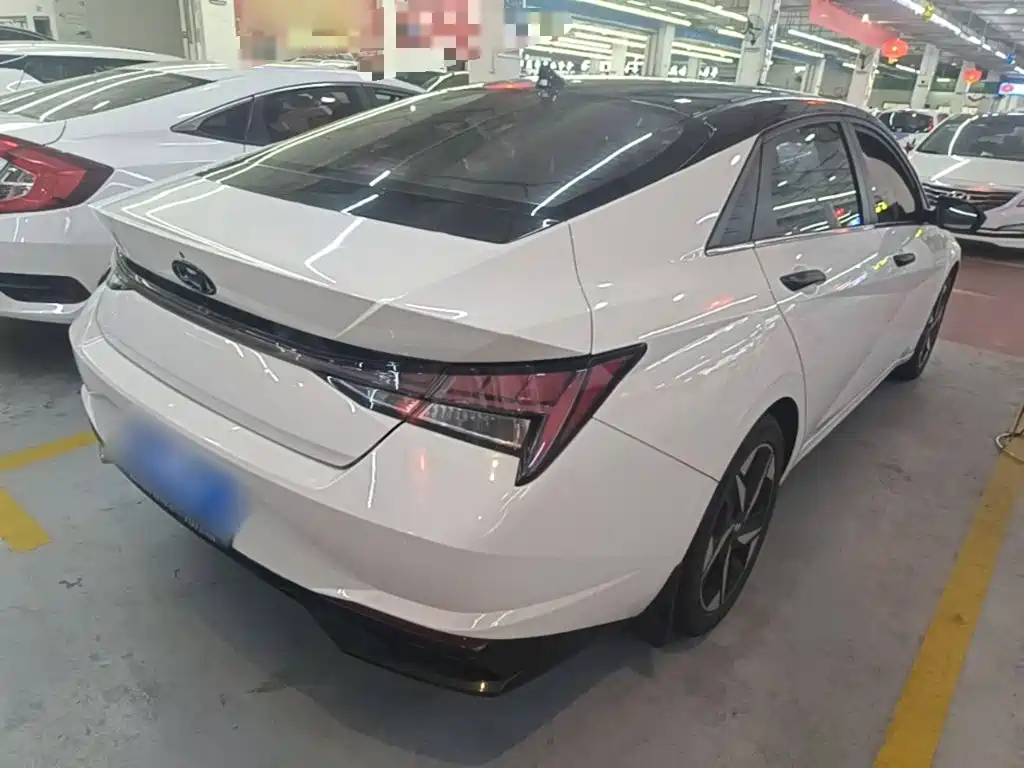 Hyundai Elantra — миниатюра 7