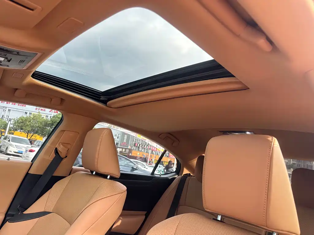 Lexus ES — миниатюра 14