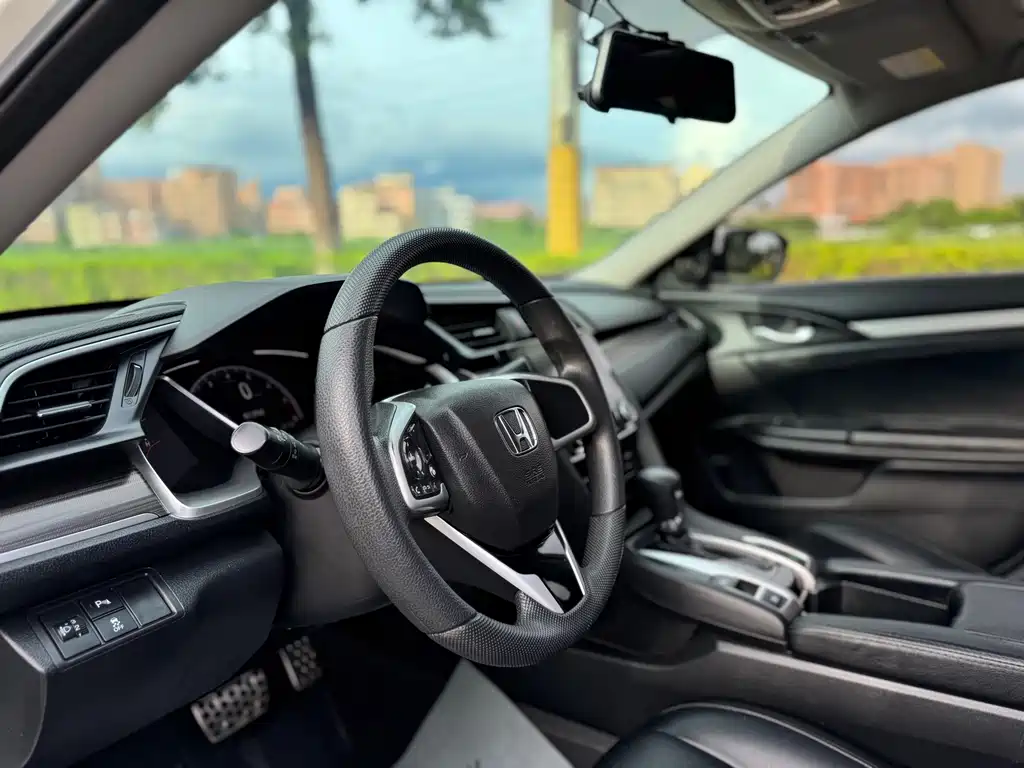 Honda Civic — миниатюра 12