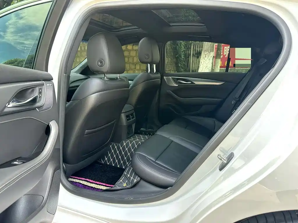 Cadillac CT5 — миниатюра 6
