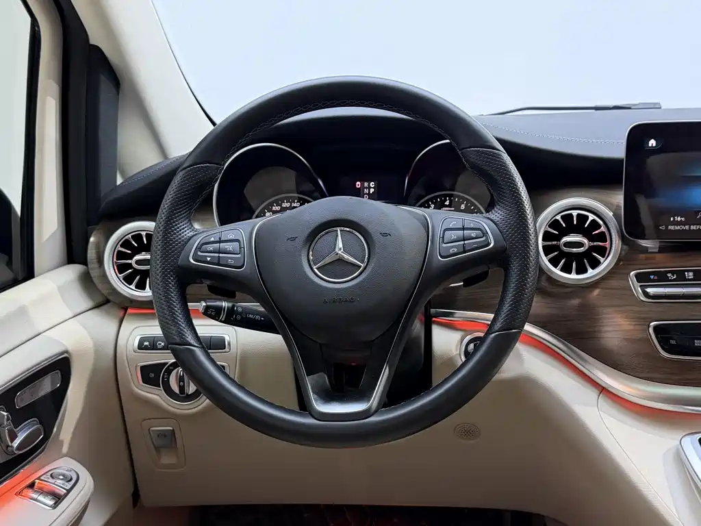 Mercedes-Benz V-Class — миниатюра 14