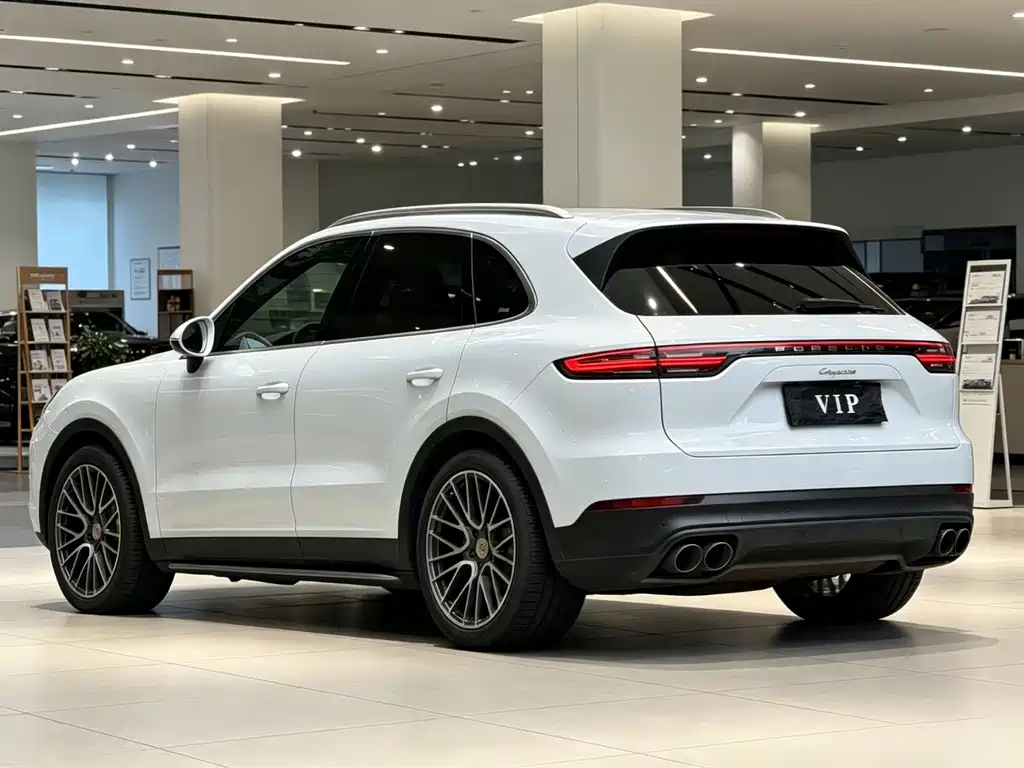 Porsche Cayenne — миниатюра 7
